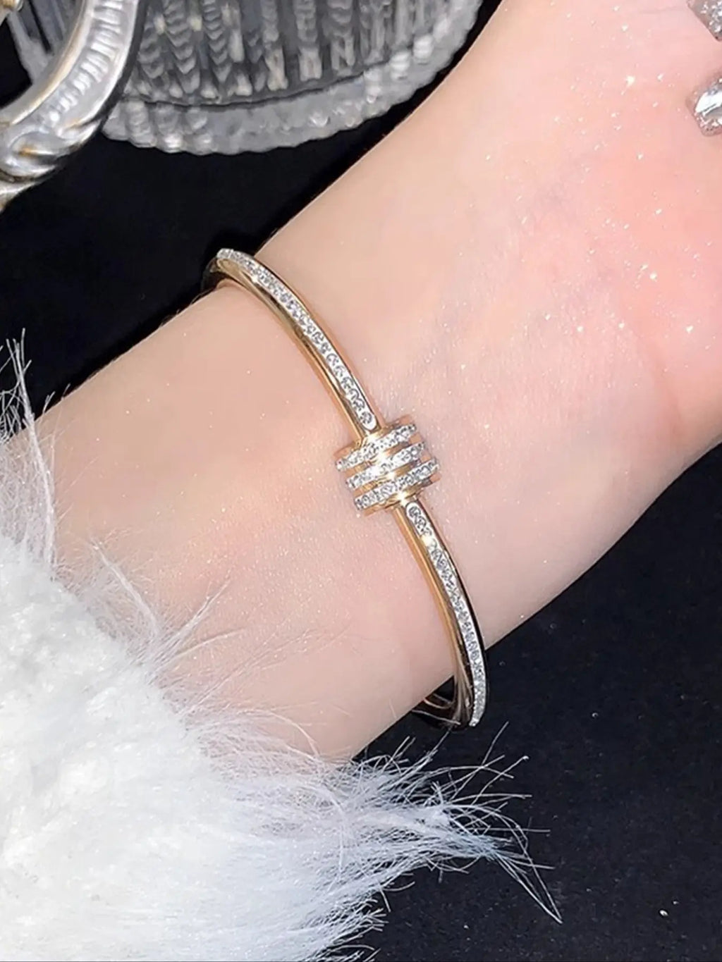 Elegant Stainless Steel Bangle Set, Trendy Stack Bangle, 5-Piece Fashionable Bracelet Classic Design, Stacked Design Bracelets, Perfect for Daily Wear & Special Occasions